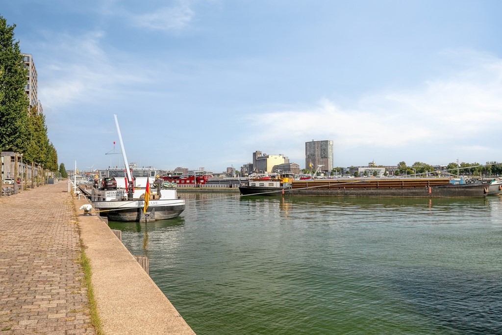 Maashavenkade1693072ESRotterdam-82 Review.jpg